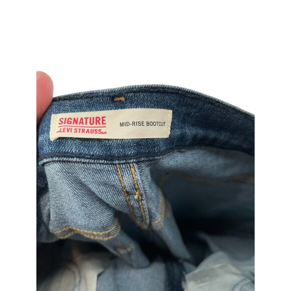 Levi Strauss Jeans Women's Size 20W Blue Mid-Rise Bootcut Signature - Picture 5 of 6